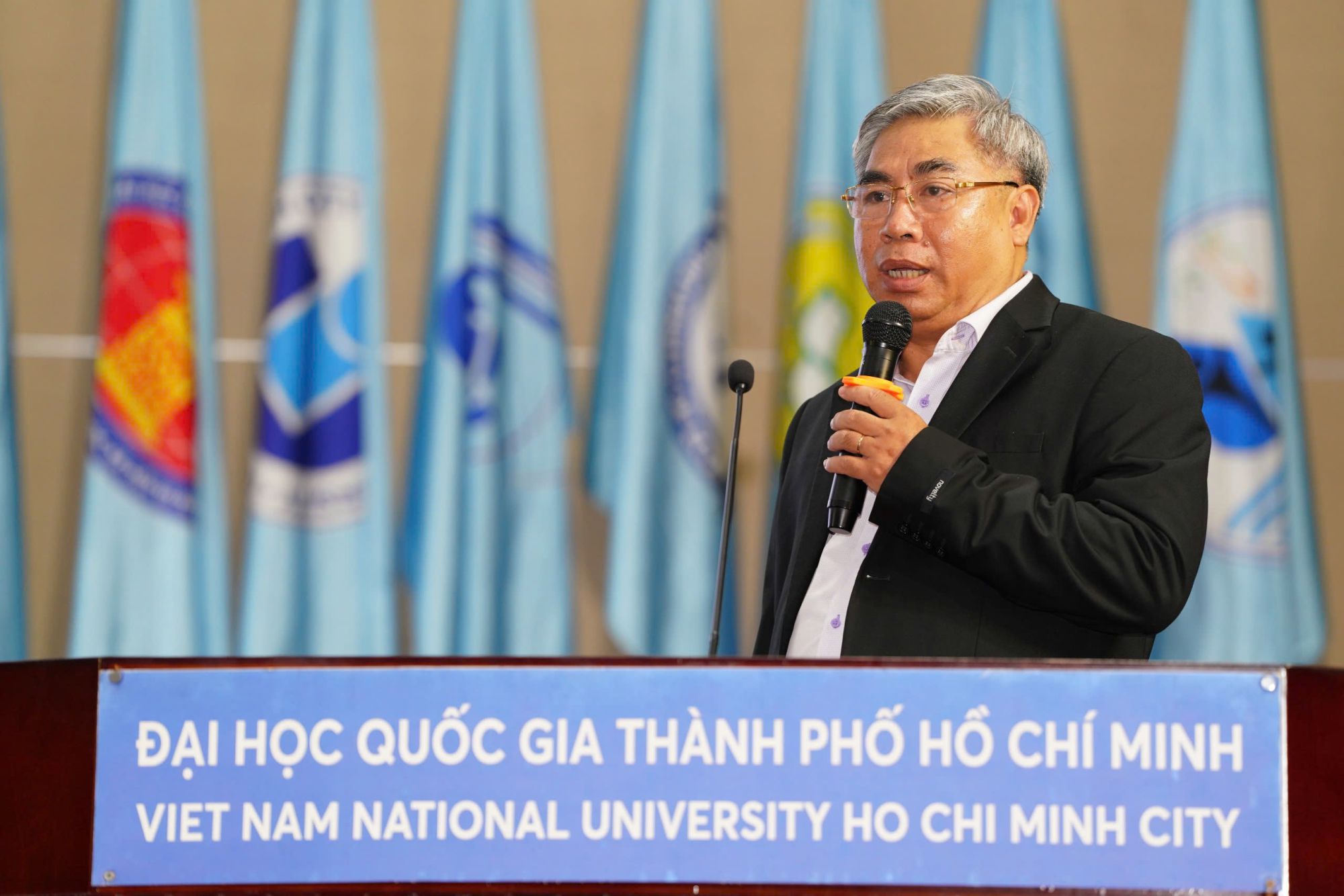 Công bố chiến lược khoa học