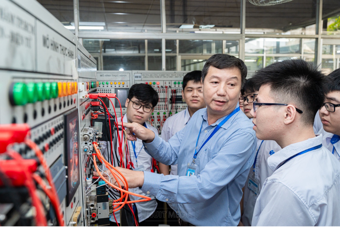điều khiển và tự động hoá