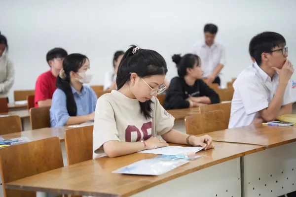 Thí sinh cần lưu ý các mốc thời gian đăng ký nguyện vọng và xét tuyển đại học năm 2027 theo kế hoạch dự kiến của Bộ GD-ĐT.