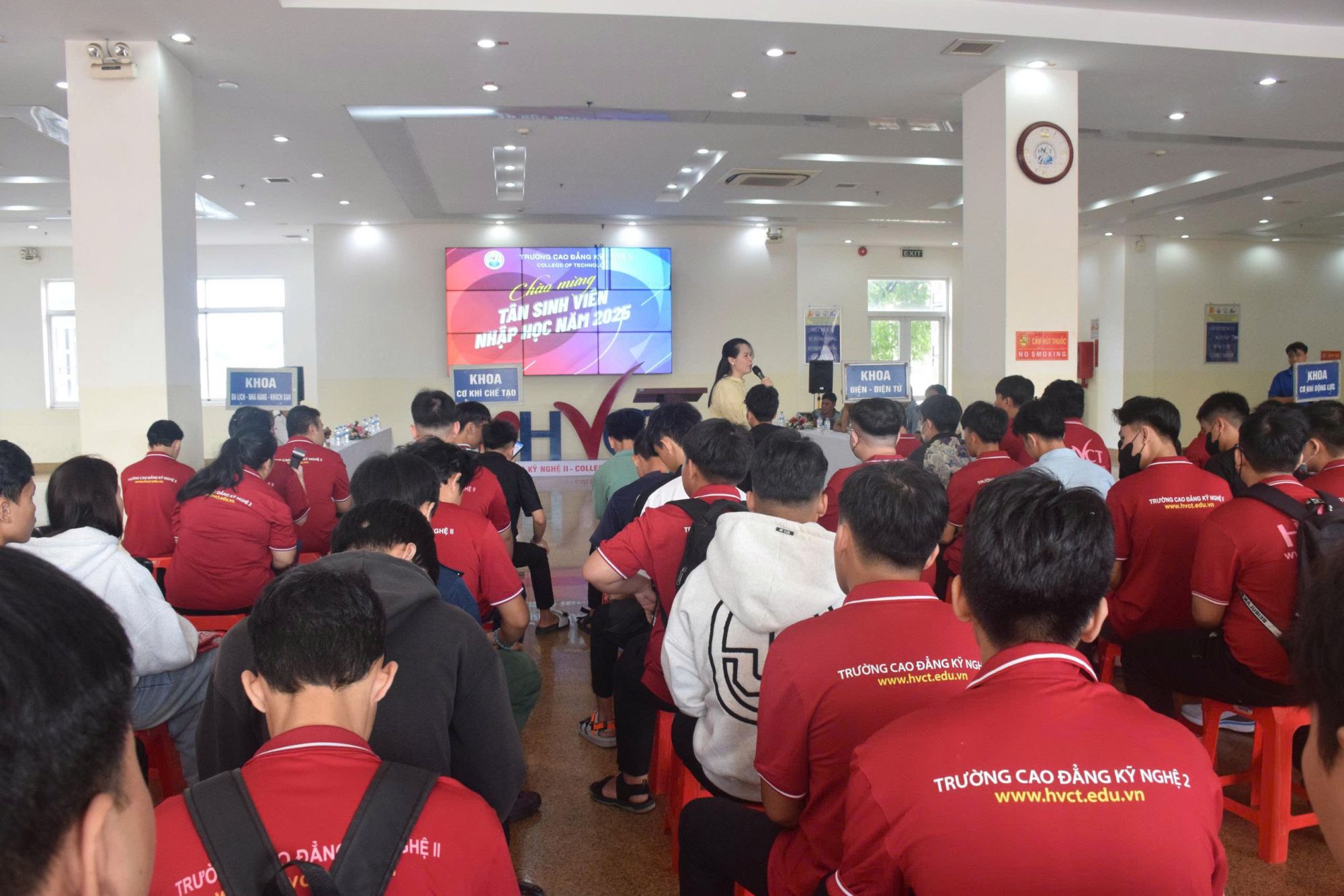 Tân sinh viên CĐ Kỹ nghệ II