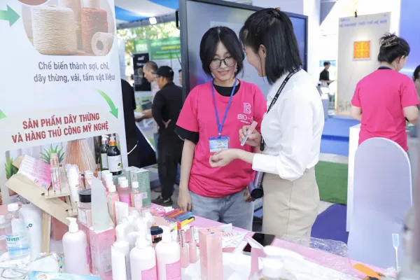 IUH kết nối nghiên cứu khoa học, đổi mới sáng tạo và chuyển giao công nghệ với doanh nghiệp, cộng đồng.