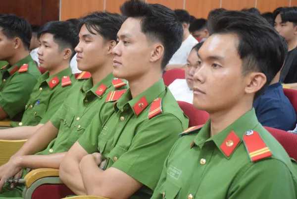 Người hoàn thành nghĩa vụ Công an Nhân dân tham gia khoá đào tạo