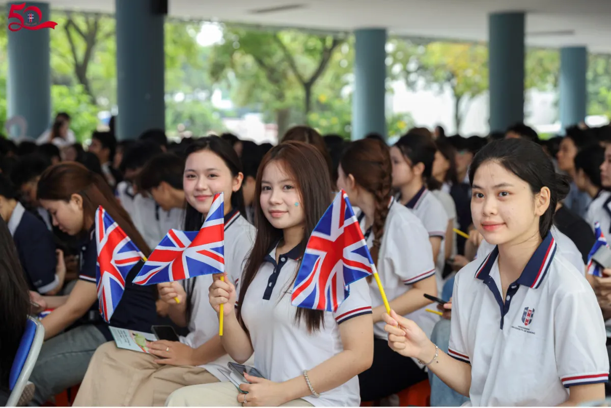 Sinh viên tham gia Ngày Hội