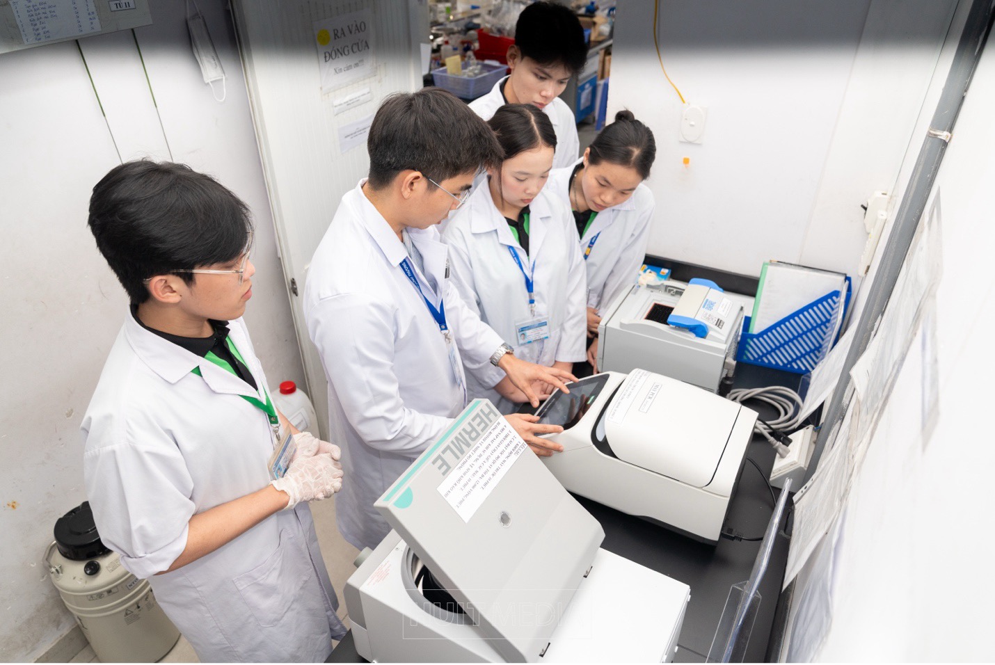 Sinh viên ngành quản lý tài nguyên môi trường HUIT