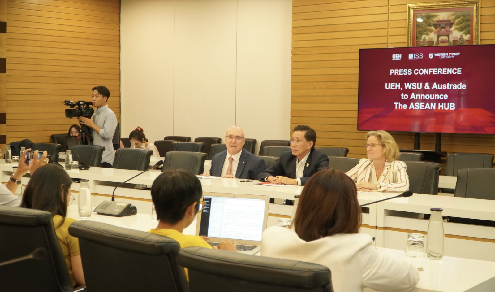 Buổi họp báo công bố chiến lược của ASEAN Hub