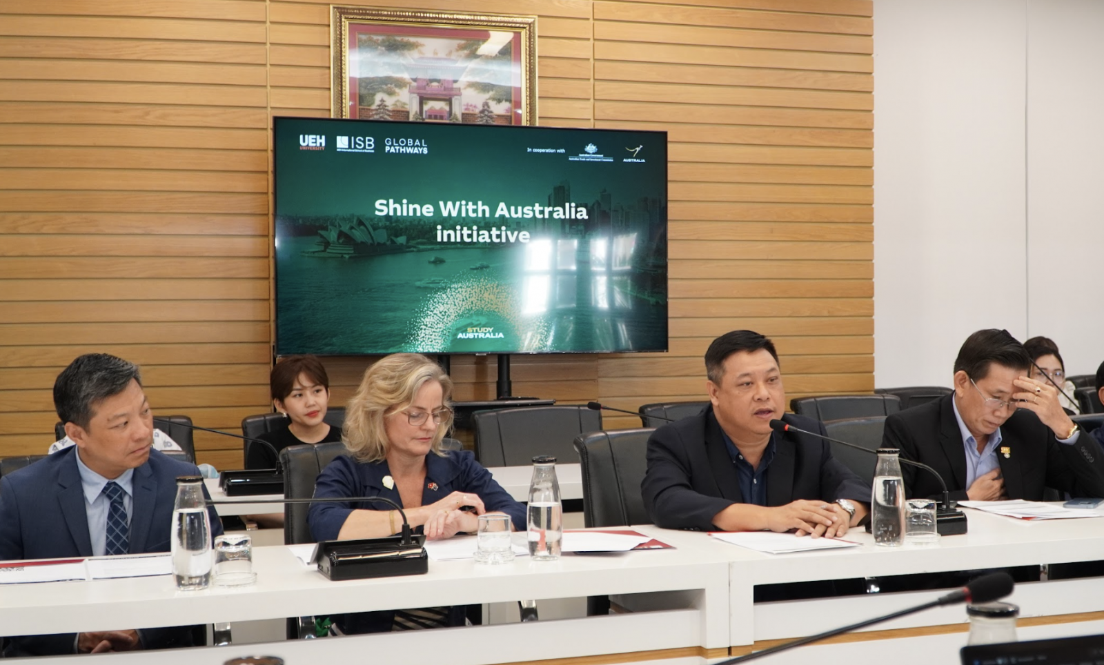 Buổi họp báo chia sẻ thông tin về Tháng sự kiện Shine with Australia 2022