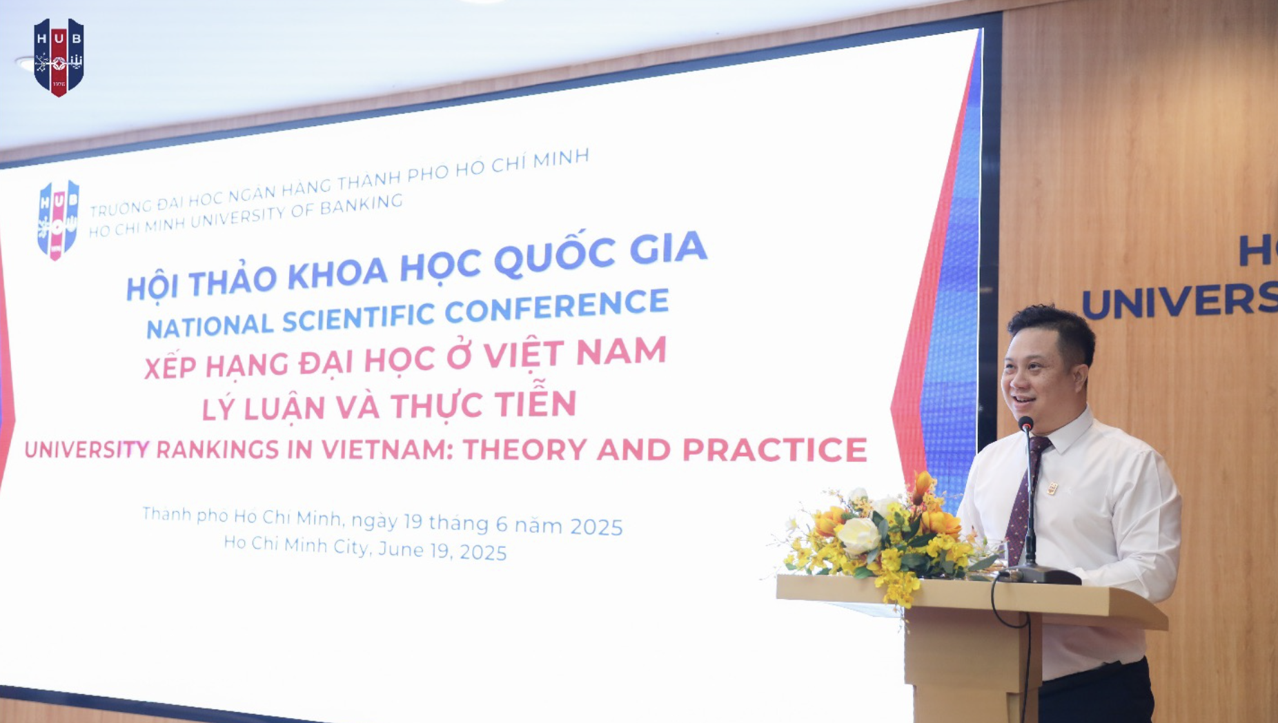PGS- TS Nguyễn Đức Trung phát biểu khai mạc hội thảo