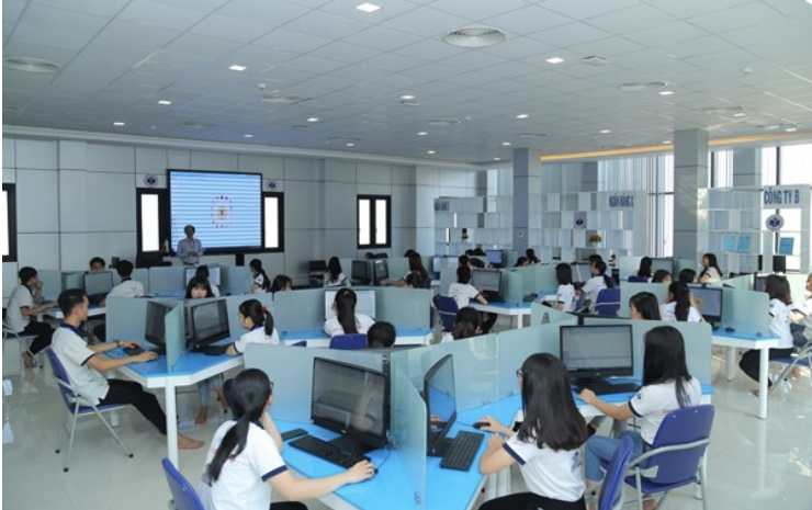 Sinh viên Trường ĐH Công thương TP HCM