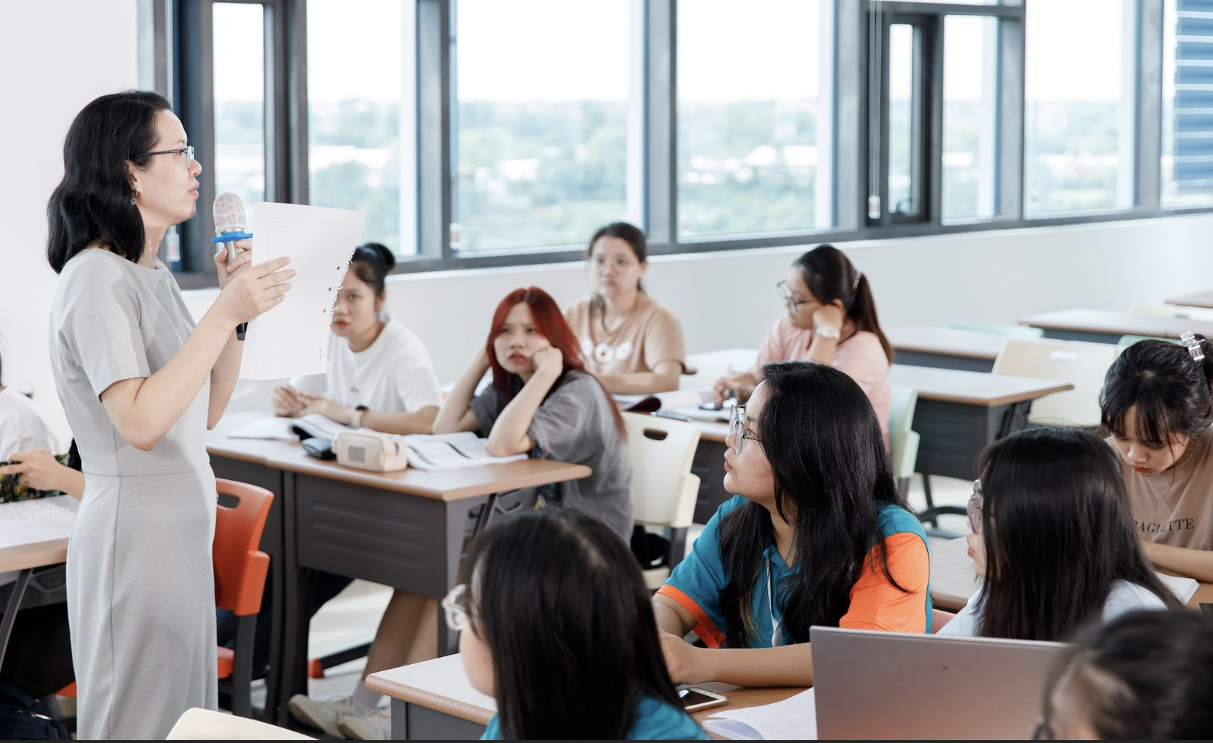 Sinh viên UEH trong giờ học