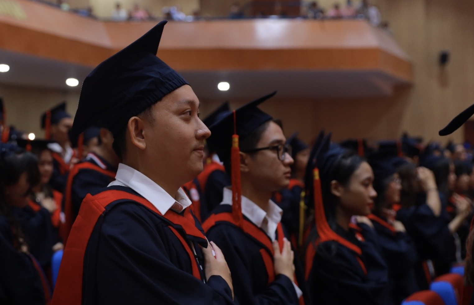 HUB tuyển sinh văn bằng 2 ngôn ngữ Anh, luật kinh tế