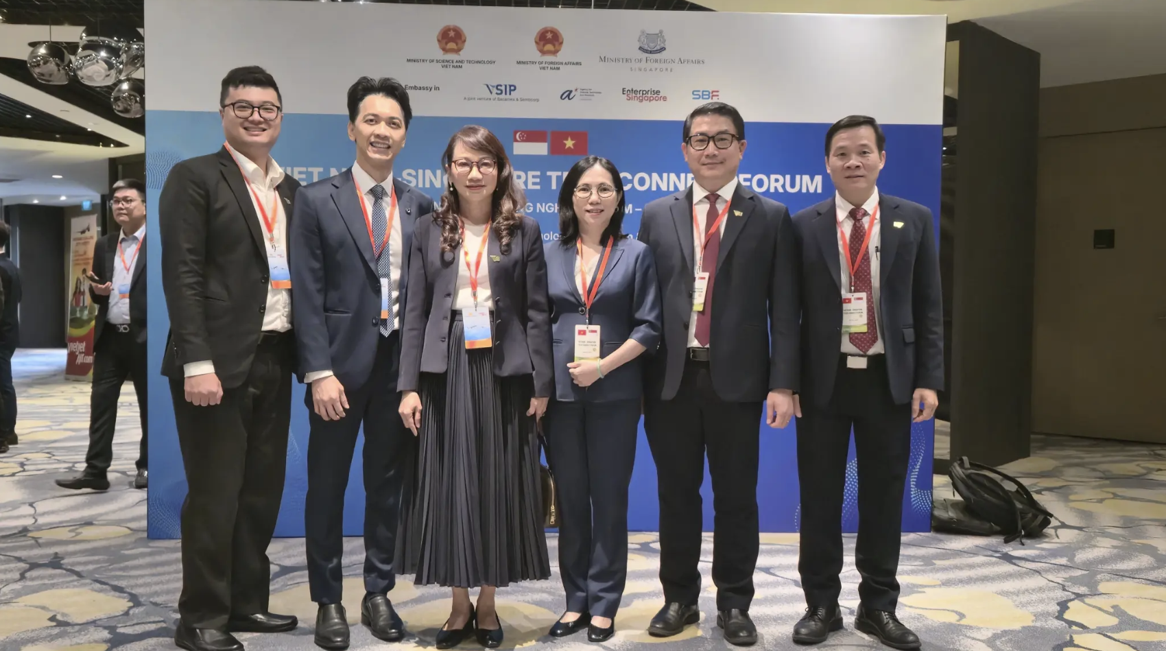 Đoàn công tác ĐHQG-HCM tham dự Diễn đàn Kết nối Công nghệ Việt Nam – Singapore.