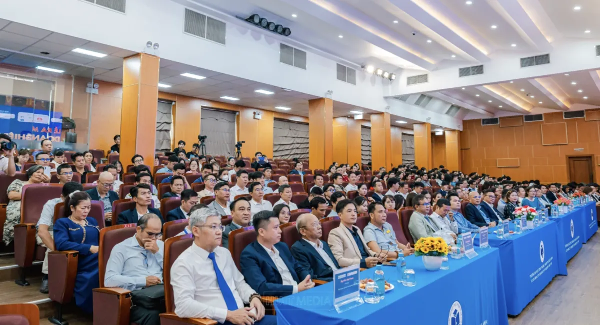 Toàn cảnh Lễ ra mắt Câu lạc bộ Doanh nghiệp HUIT