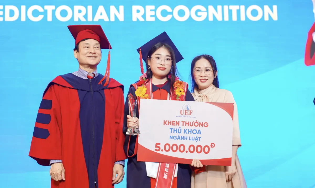 Phạm Phương Doanh, Thủ khoa ngành Luật UEF