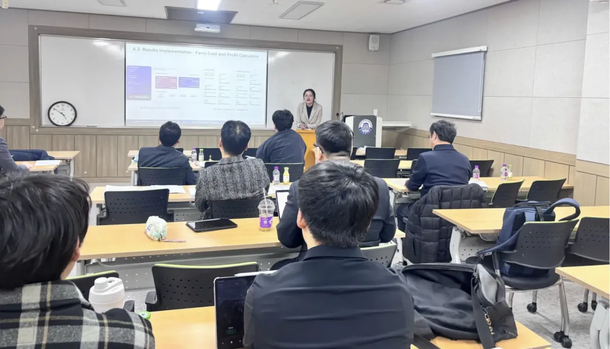 TS Lê Ngọc Bảo Vân trình bày nghiên cứu tại Đại học Hàng hải và Hải dương Hàn Quốc năm 2025.