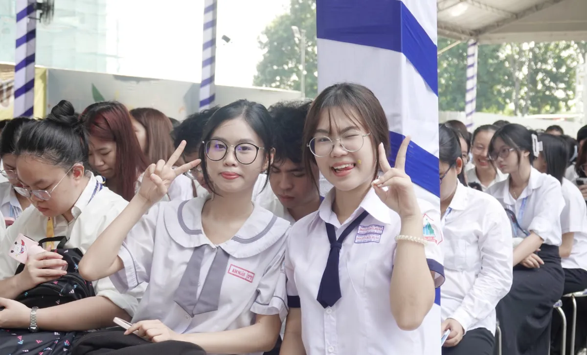 Tân sinh viên Trường ĐH Quốc tế