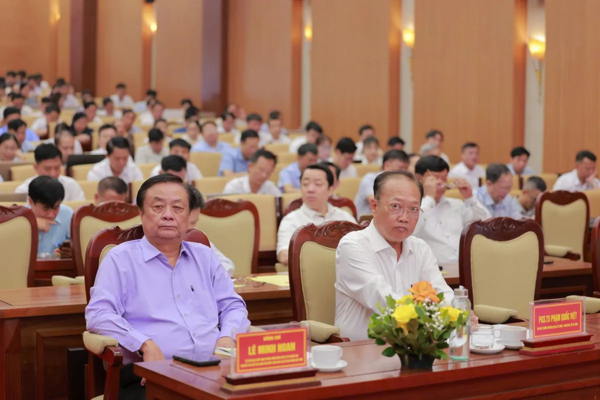 PGS- TS Phạm Quốc Việt dự khai giảng khóa bồi dưỡng