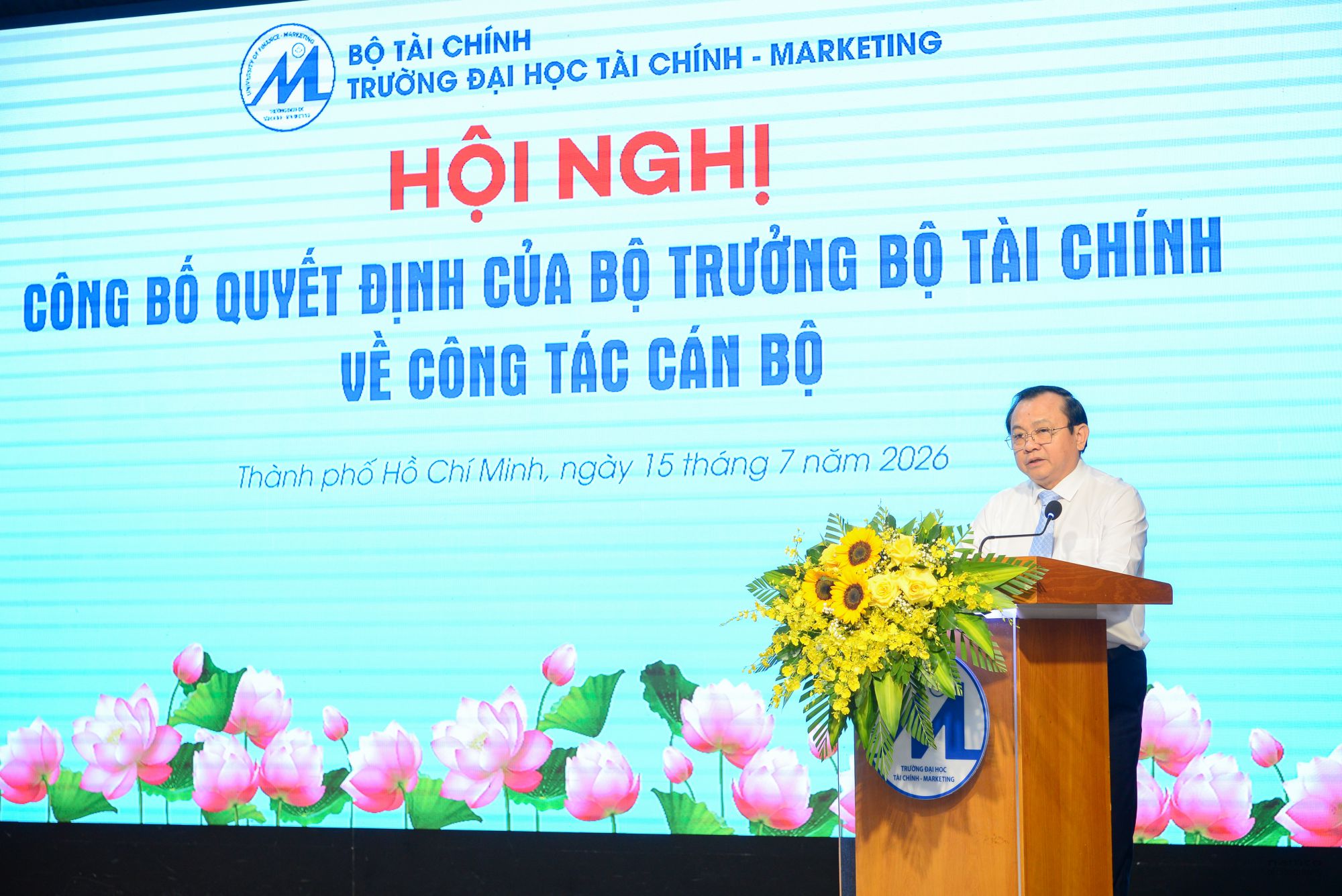 Thứ trưởng Lê Tấn Cận