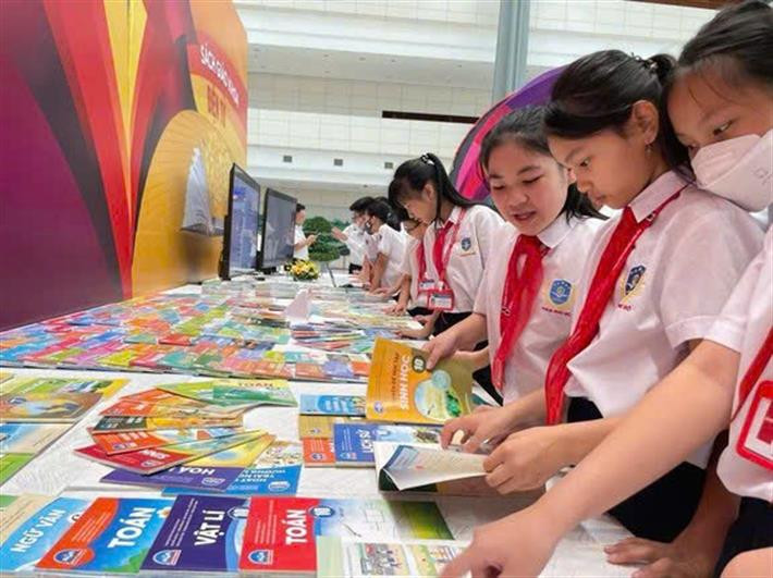 Điều chỉnh nội dung một số môn học cho phù hợp với việc thay đổi địa giới hành chính và thực hiện chính quyền 2 cấp 