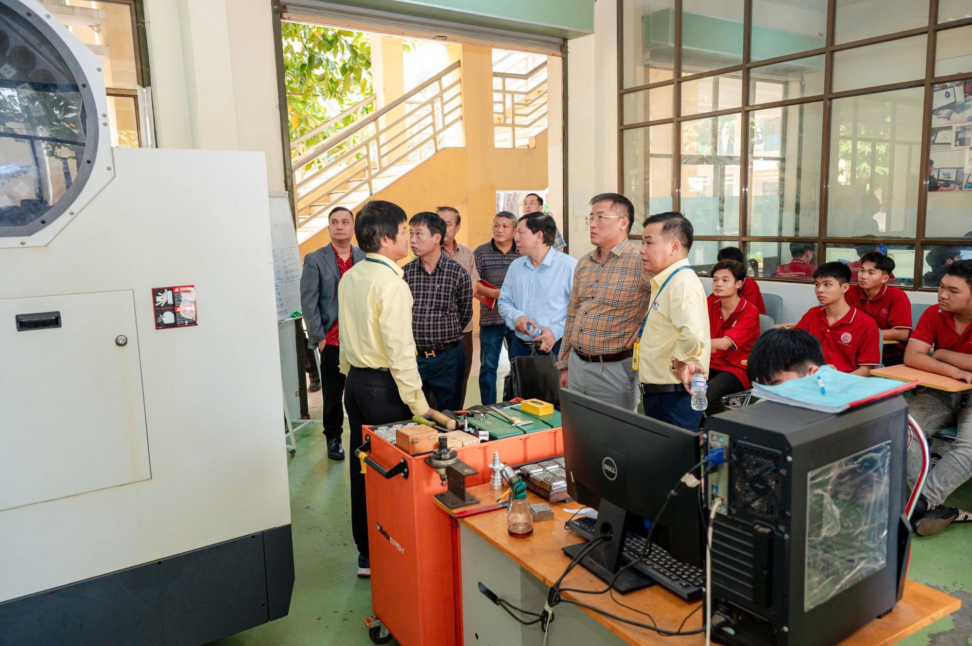 phòng thực hành ngành cơ khí