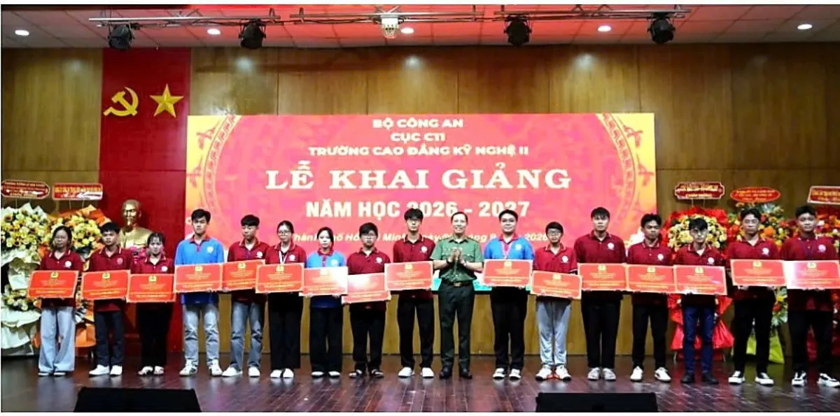 Cao đẳng kỹ nghệ II