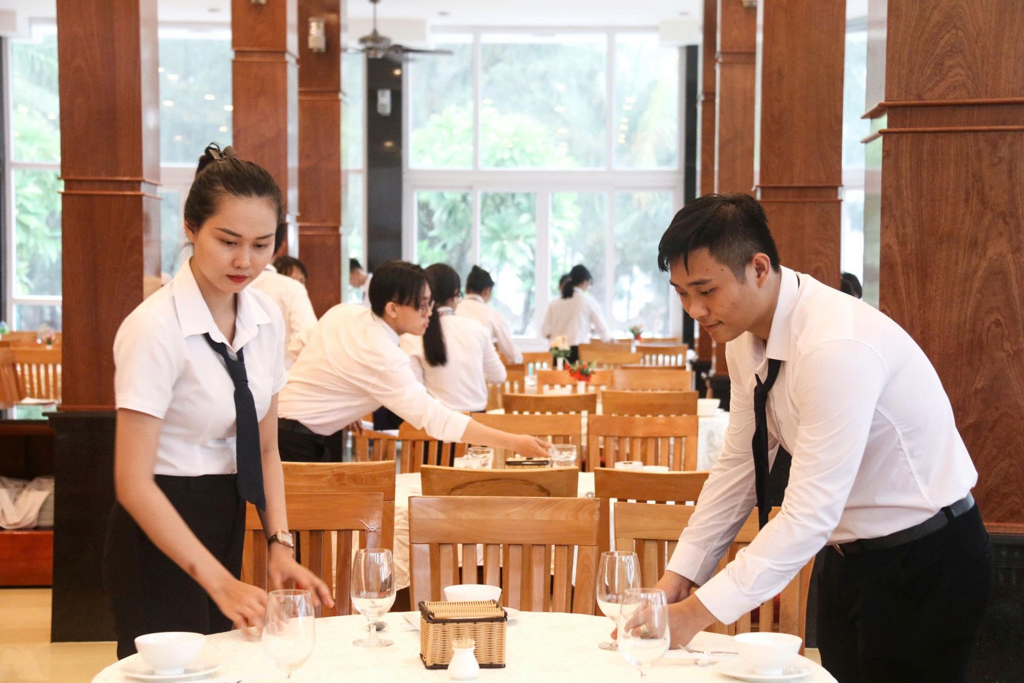 Học sinh học nghề tại Trường Trung cấp Việt Giao