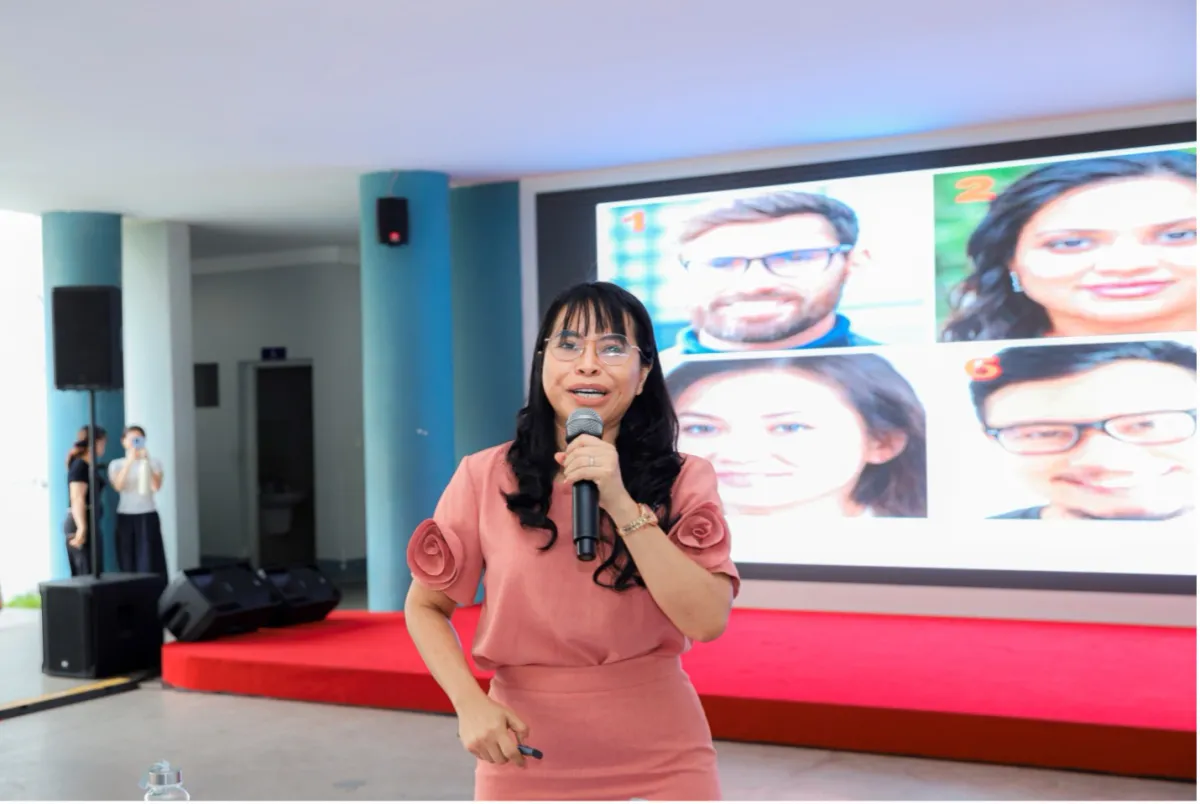 Bà Uyên Phạm