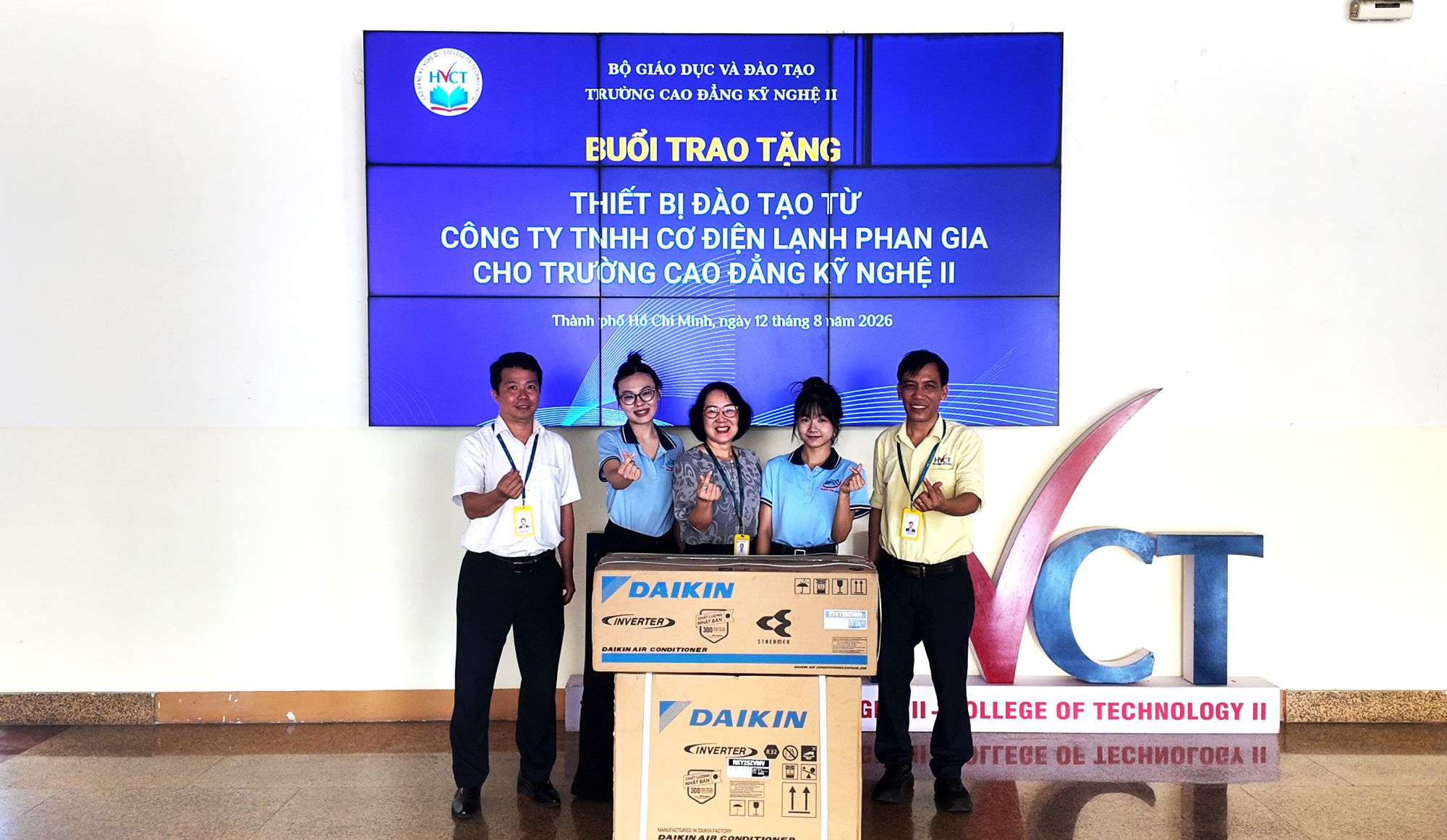 Điện lạnh Phan Gia tài trợ cho HVCT