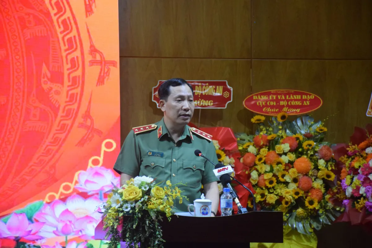 Thượng tướng Lê Văn Tuyến, Ủy viên Ban Chấp hành Trung ương Đảng, Thứ trưởng Bộ Công an phát biểu tại Lễ khai giảng