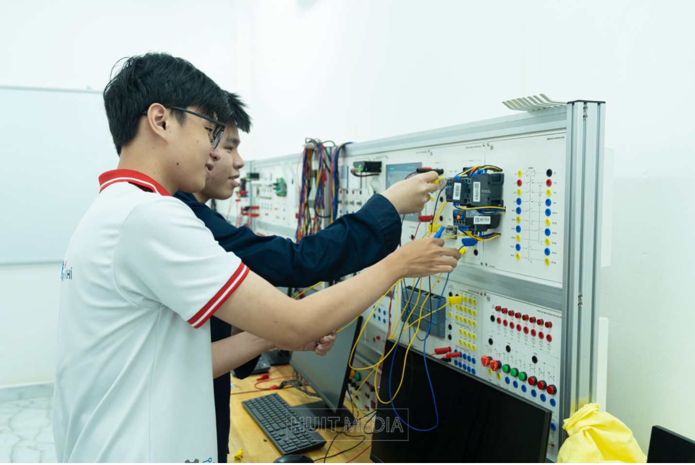 Sinh viên kỹ thuật nhiệt