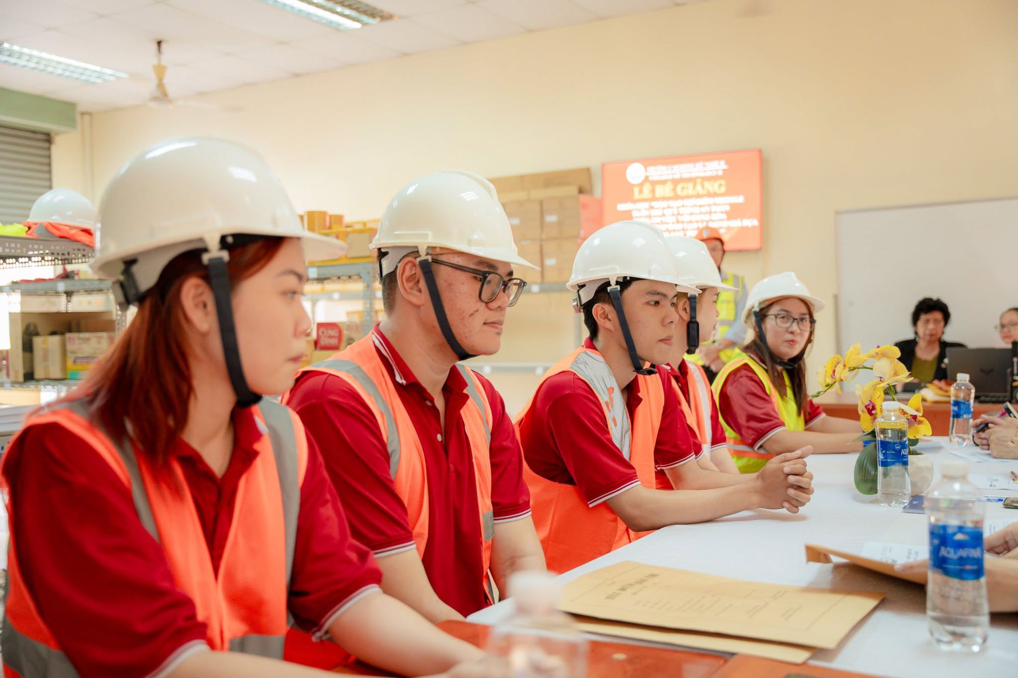 Sinh viên Logistics CĐ Kỹ nghệ II