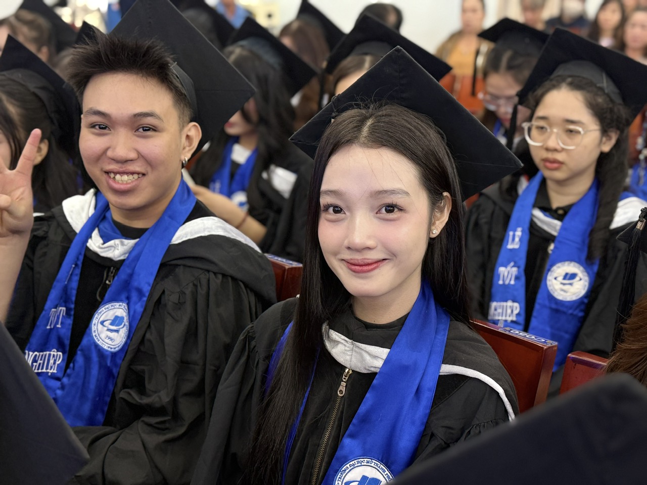 Tân cử nhân tại lễ trao băng tốt nghiệp