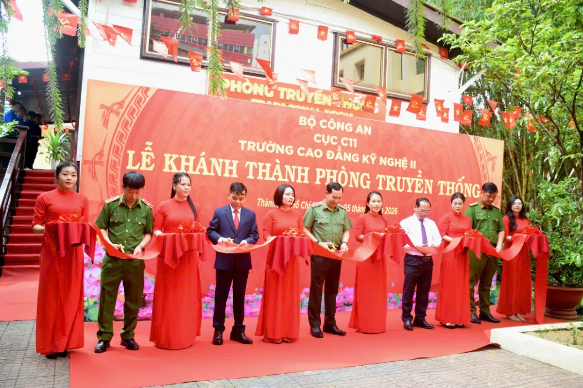 Phòng truyền thống Trường cao đẳng Kỹ nghệ II