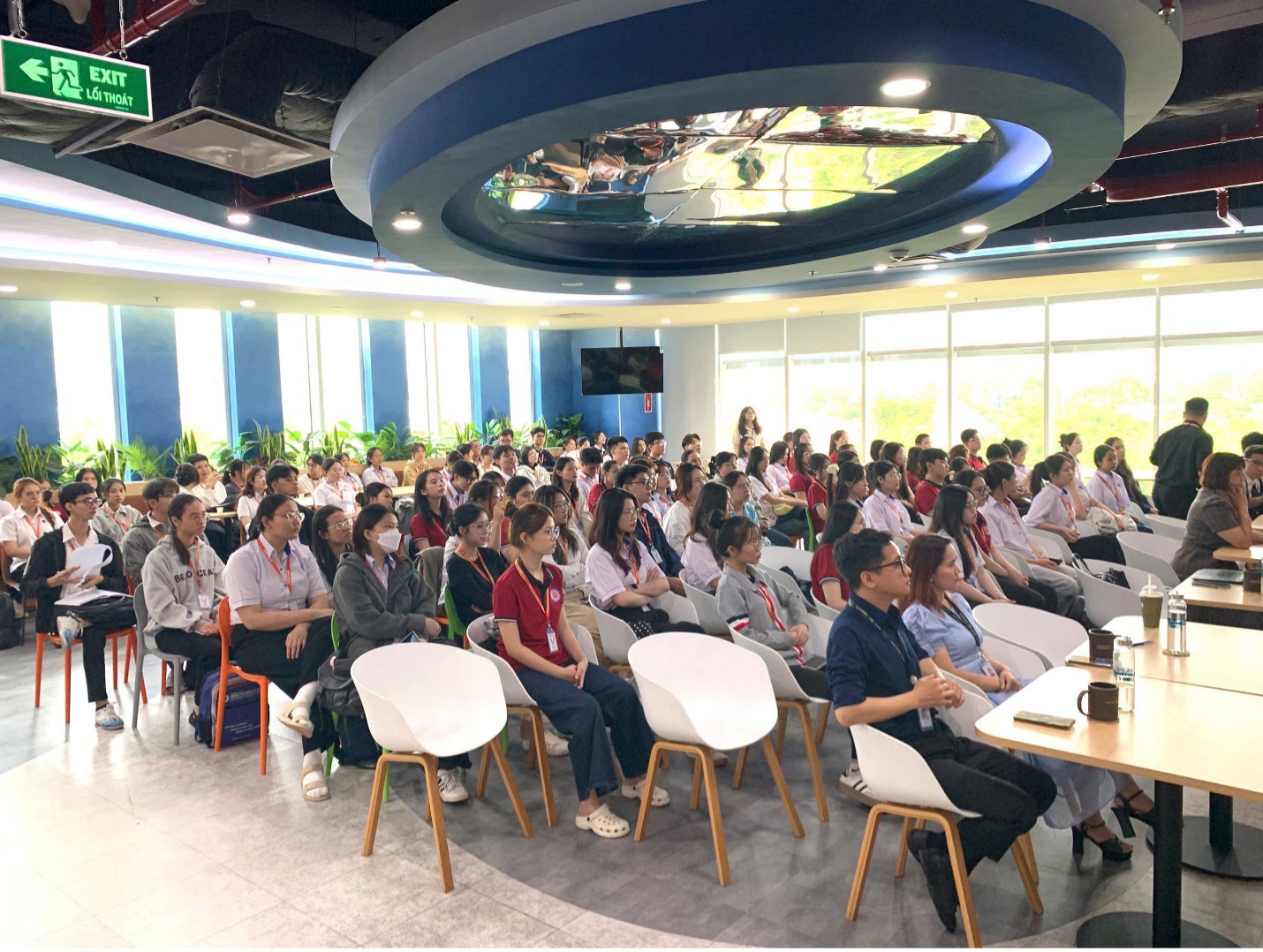 Quản trị kinh doanh HUIT