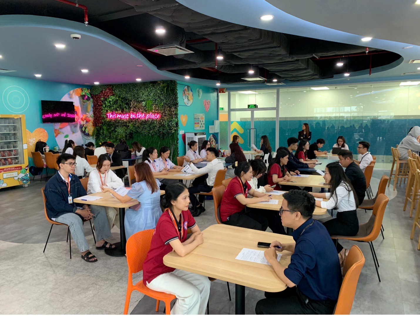Quản trị kinh doanh HUIT