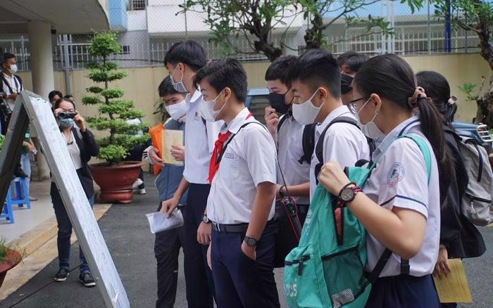 Học sinh TP HCM thi lớp 10