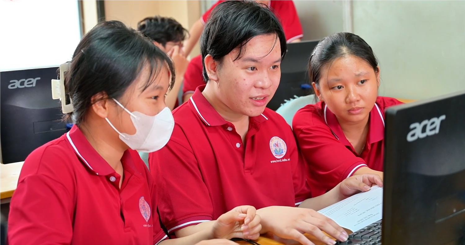 Sinh viên ngành thiết kế đồ hoạ