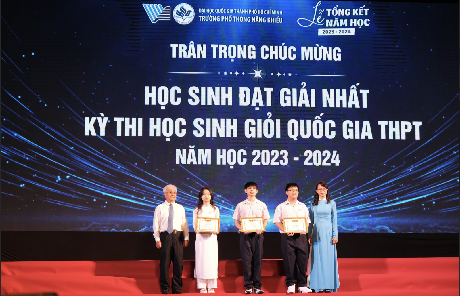 Học sinh phổ thông năng khiếu