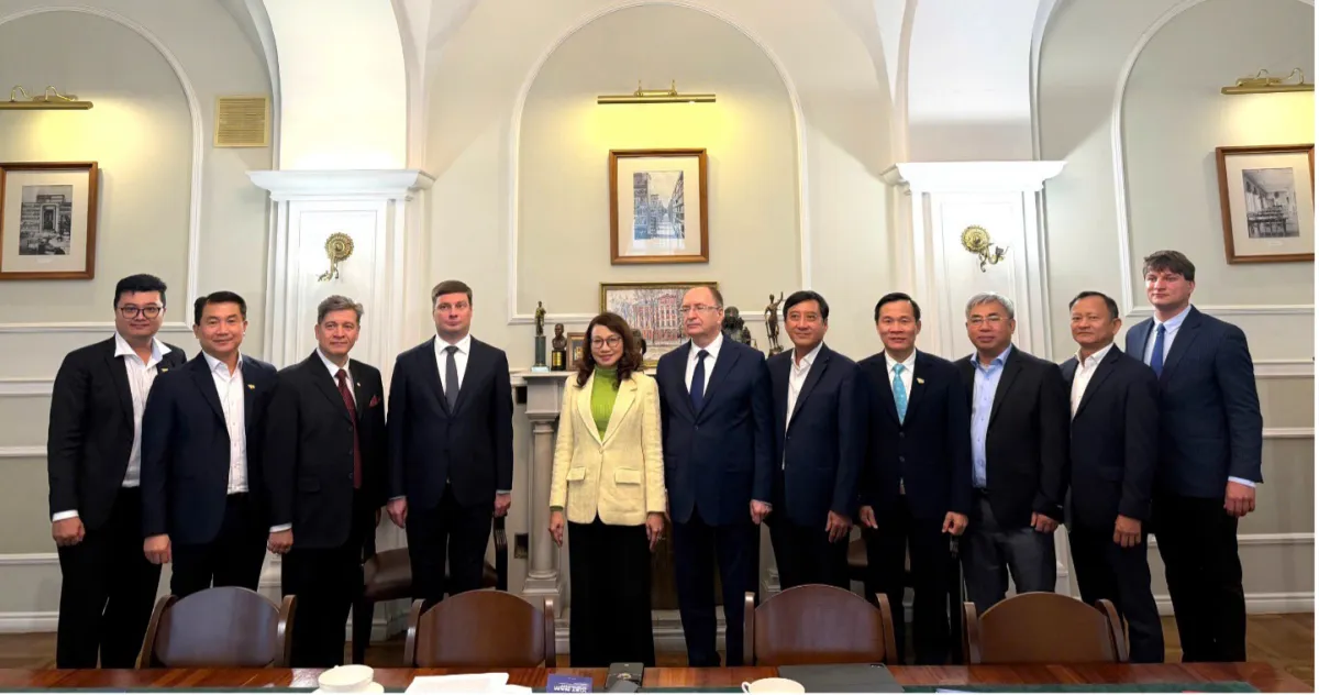 Đoàn công tác ĐHQG-HCM thăm và làm việc với ĐH Quốc gia Saint Petersburg.