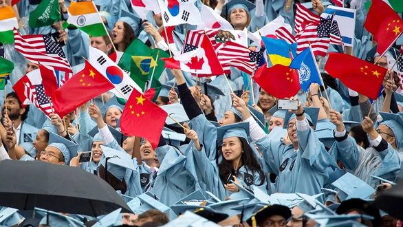 Các du học sinh đóng góp cho nền kinh tế Mỹ hơn 44 tỉ USD trong năm 2018. Trong số các sinh viên quốc tế, sinh viên Trung Quốc vẫn chiếm số lượng đông nhất, kế đến là Ấn Độ, Hàn Quốc và S