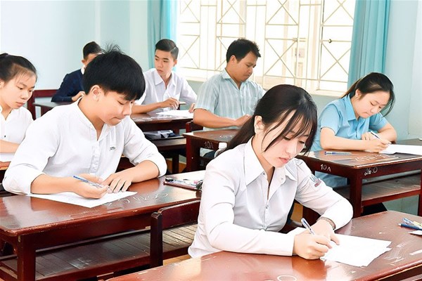 Bài thi tổng hợp vẫn tách ra 3 đầu điểm